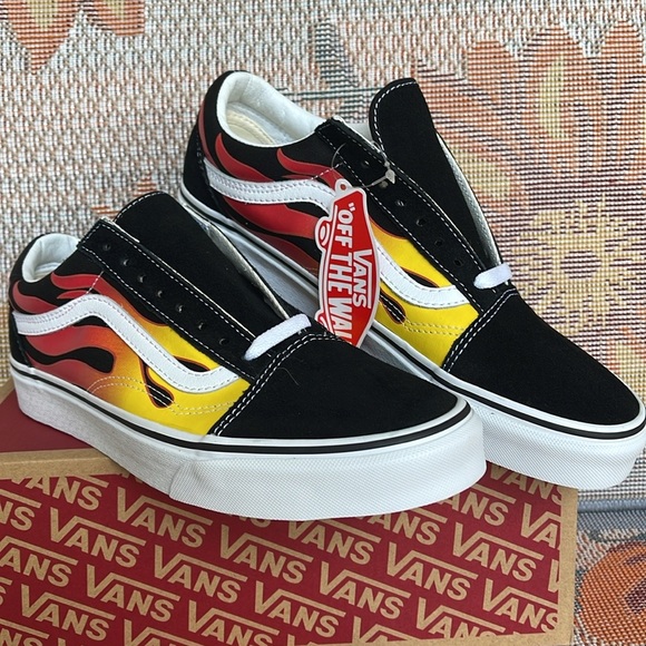 Vans Men’s Old Skool
(Flame) Black/Black/True White
VN0A38G1PHN
Sneakers - Picture 7 of 16